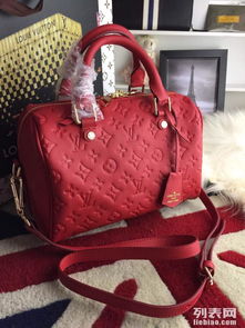 廠(chǎng)家批發(fā)招募微信代理，優(yōu)質(zhì)服裝、鞋帽、箱包、首飾貨源等你來(lái)拿